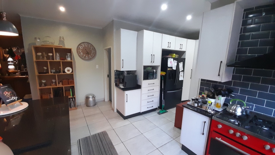 3 Bedroom Property for Sale in Geelhoutpark North West